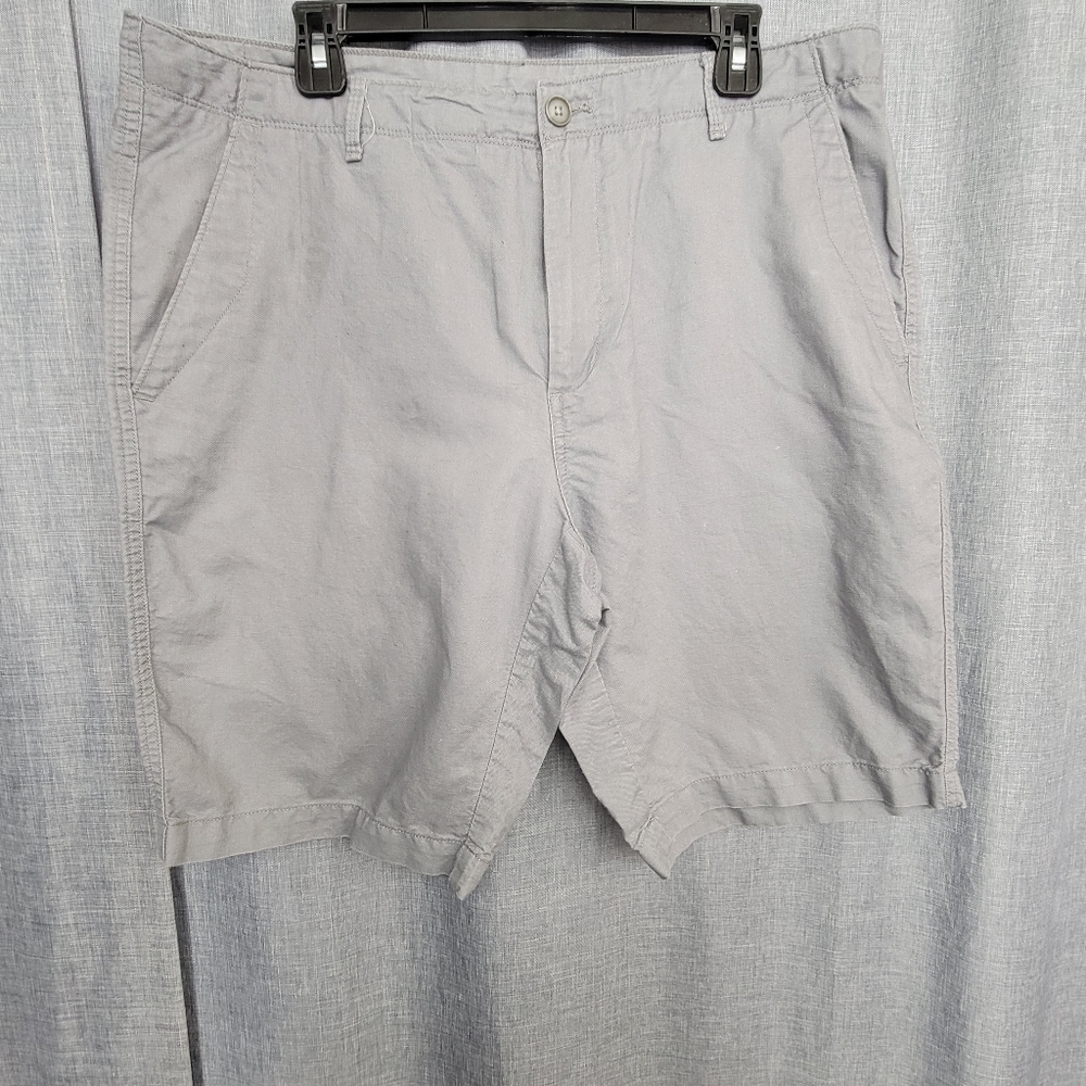 Calvin Klein Men's Gray Chino Shorts Size 36